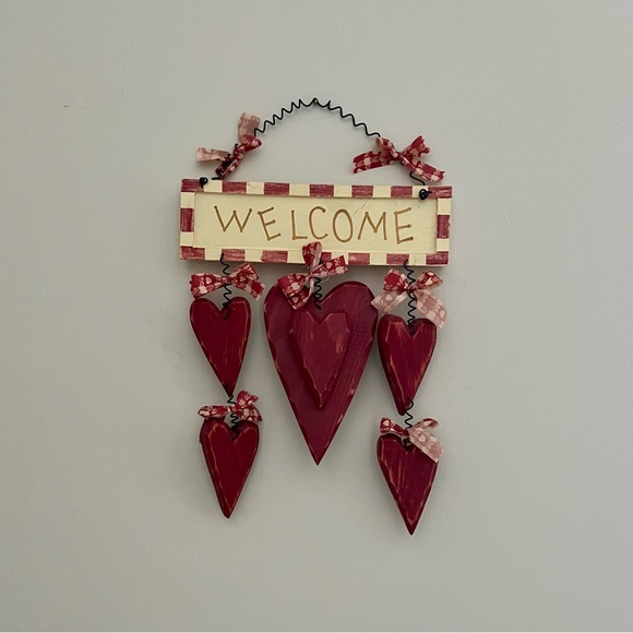 Valentine’s Day Heart Welcome Wood Sign Wall Decor - Picture 3 of 8